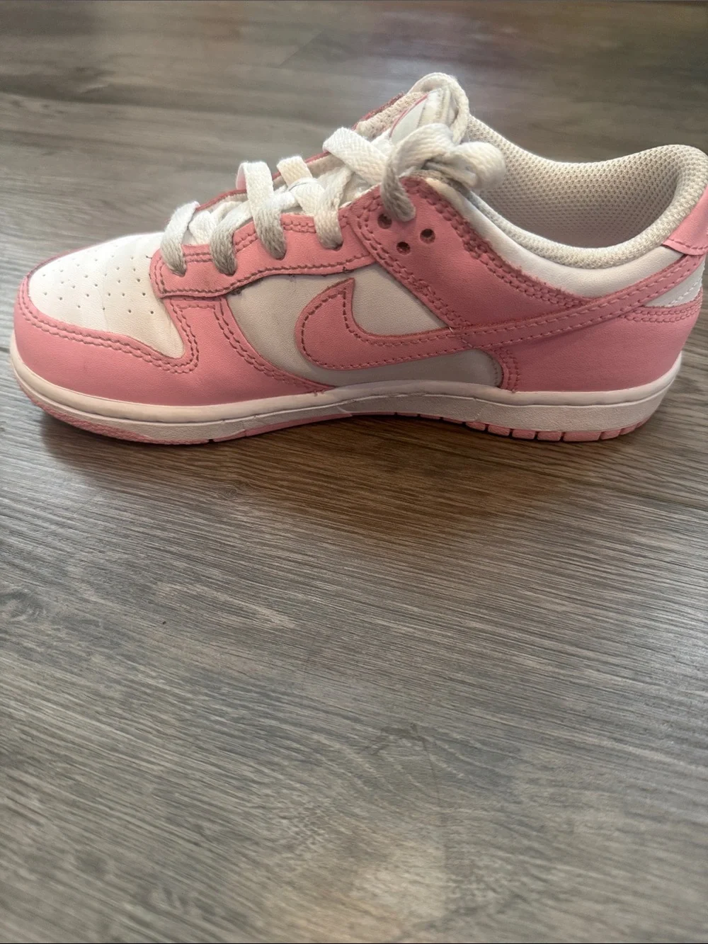 Nike Kids Pink and White Low-Top Sneakers